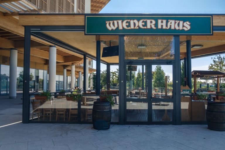 Weiner-House-Centro-Commerciale-di-Arese